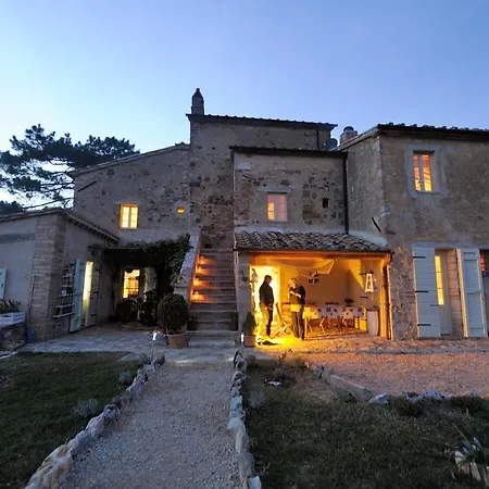 Il Podere Degli Artisti 2*